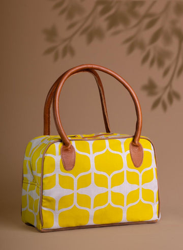 Mongoose Tote Bags